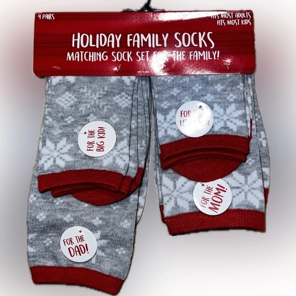 NWT Holiday Family Socks 4 Pair Sizes Matching Set Christmas Snow Flakes Gray